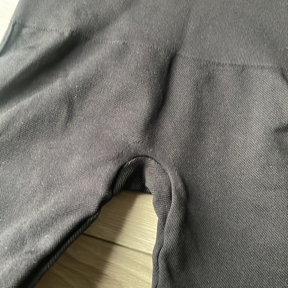 SPANX Look At Me Now Bike Shorts Sz Small Black NWOT - Picture 6 of 7